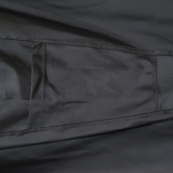 Fila Walk This Way Black Cropped Plus Size Leggings with Two Size Pockets, 4X - Picture 5 of 10